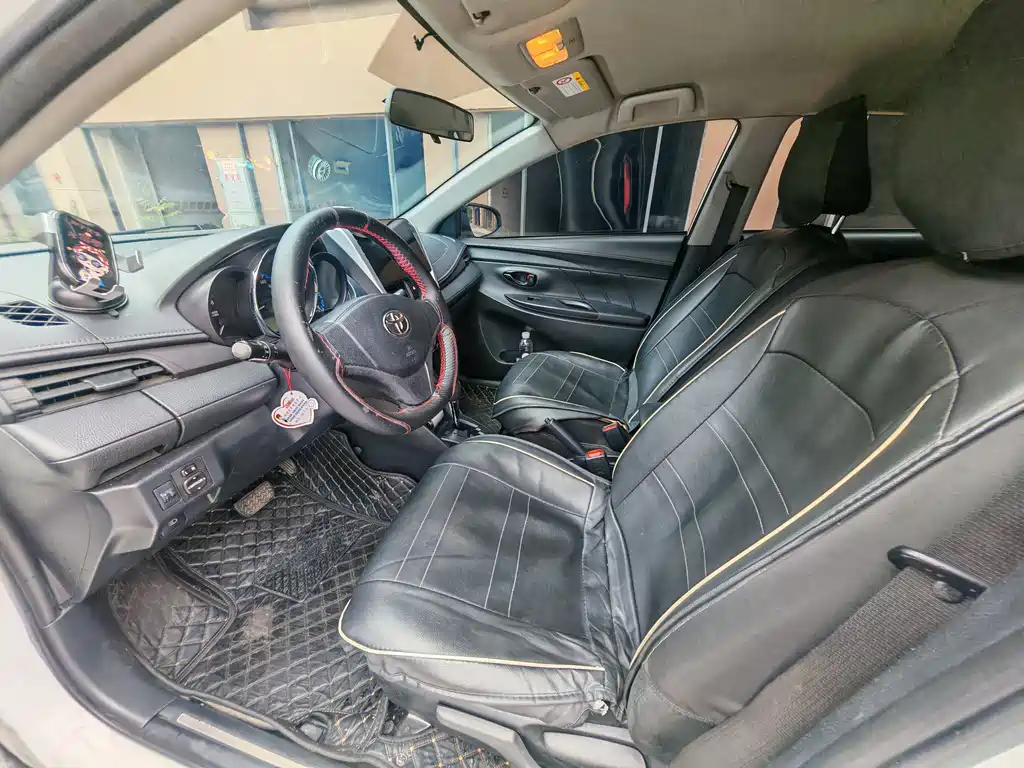 Toyota Yaris L 2019 — фото 4