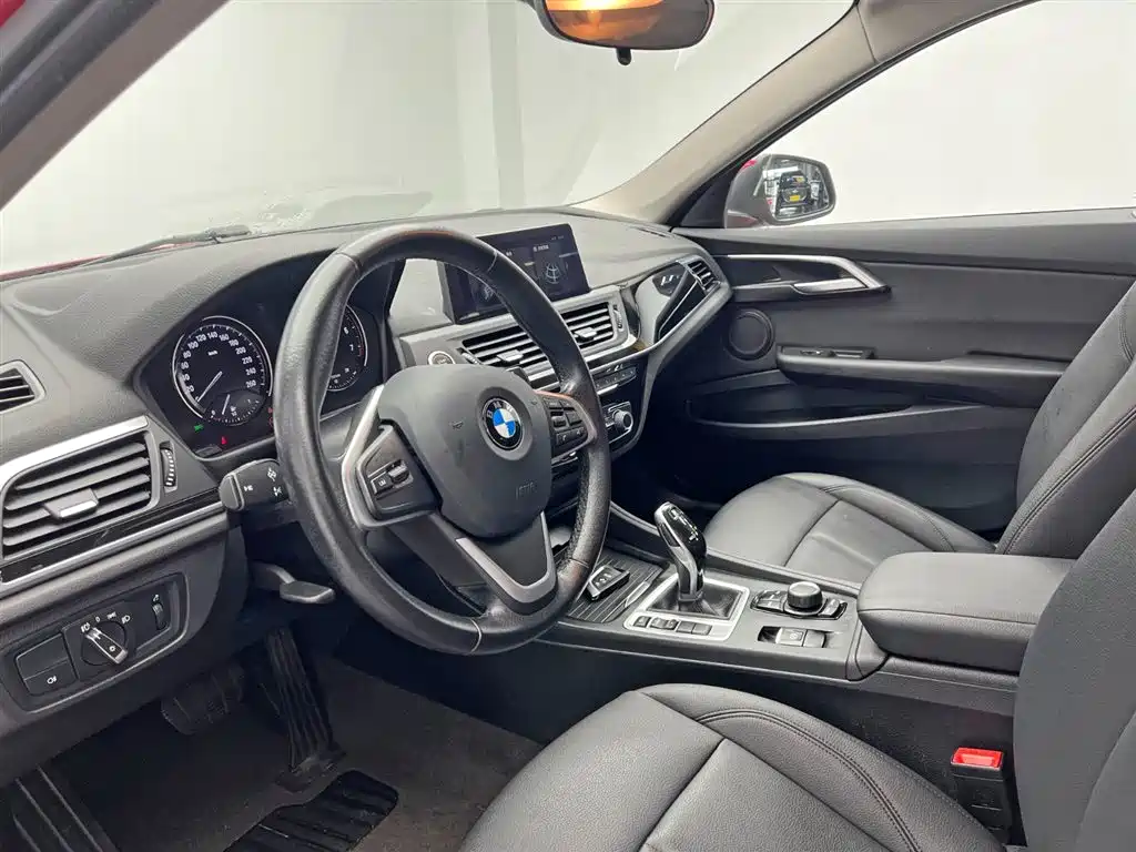 BMW 1 Series 2020 — фото 13