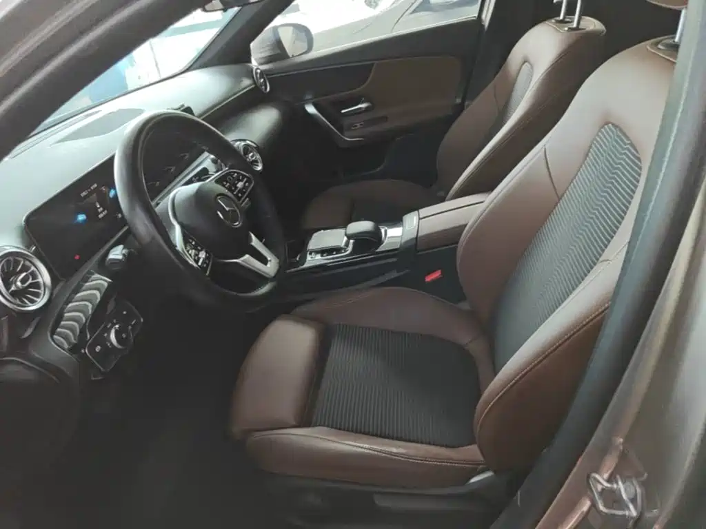 Mercedes-Benz A-Class 2019 — фото 15
