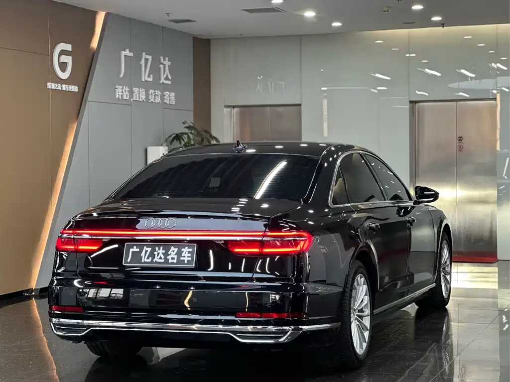 Audi A8 2020 — фото 20