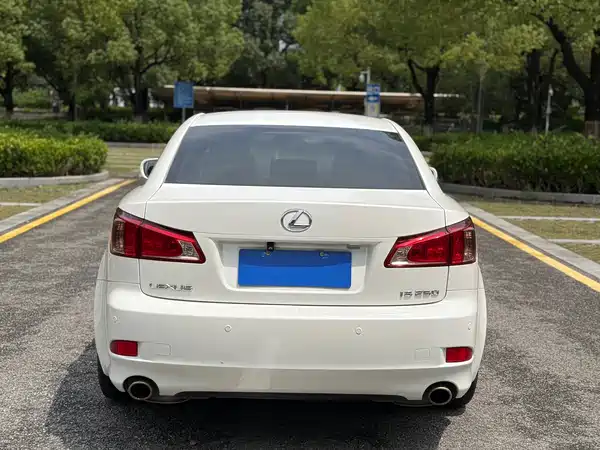 Lexus IS 2013