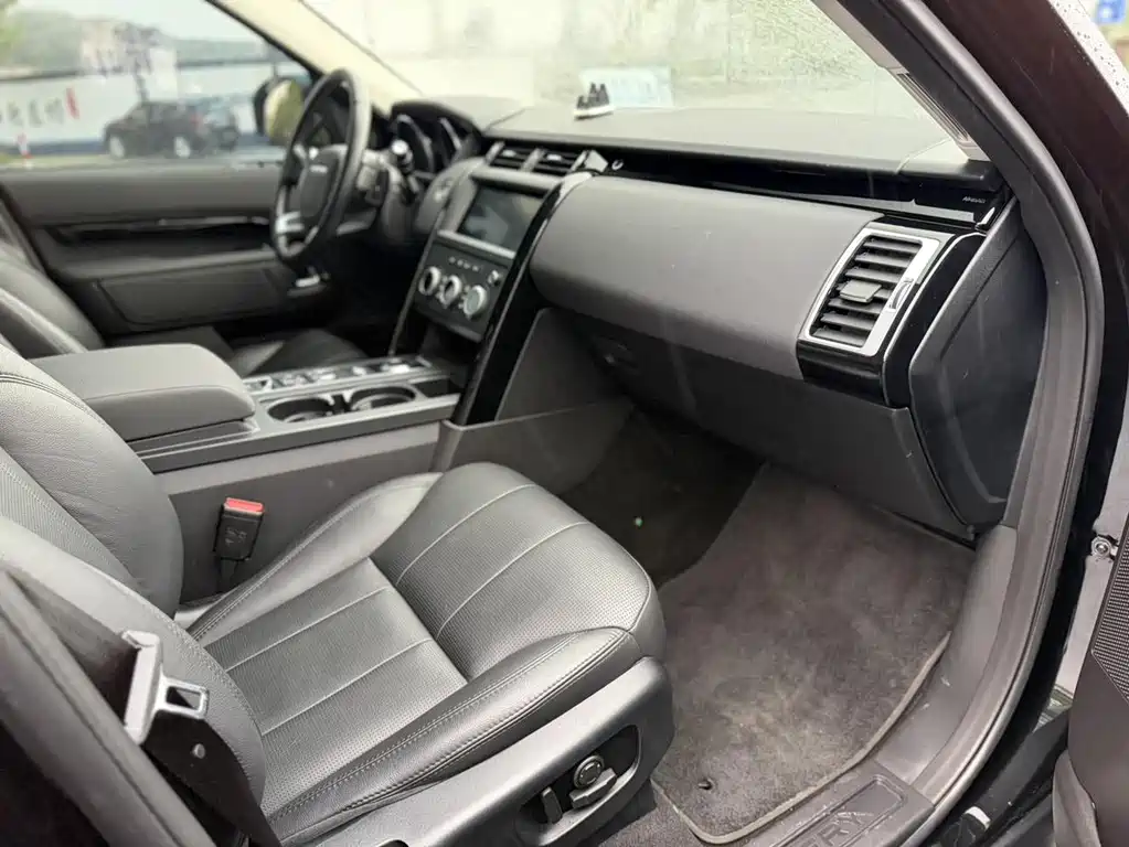 Land Rover Discovery 2019 — фото 10