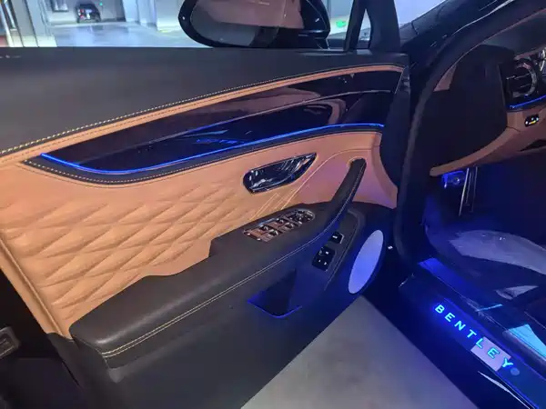 Bentley Flying Spur 2024