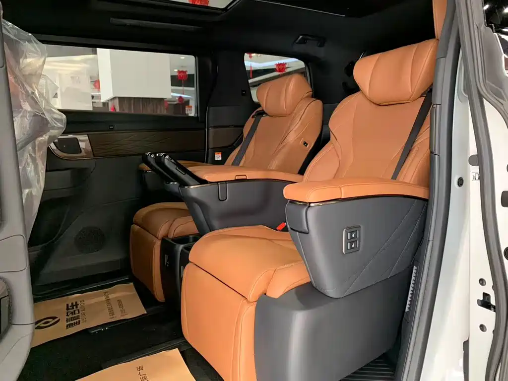 Toyota Vellfire — фото 9