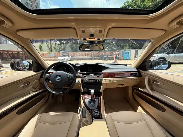 BMW 3 Series 2010