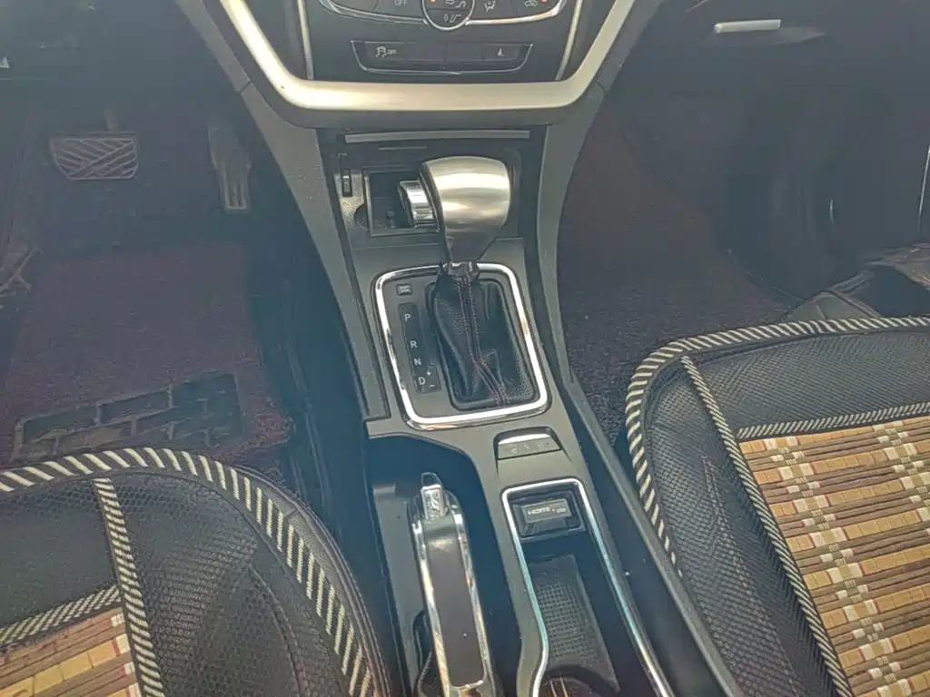 Geely Emgrand 2015 — фото 14