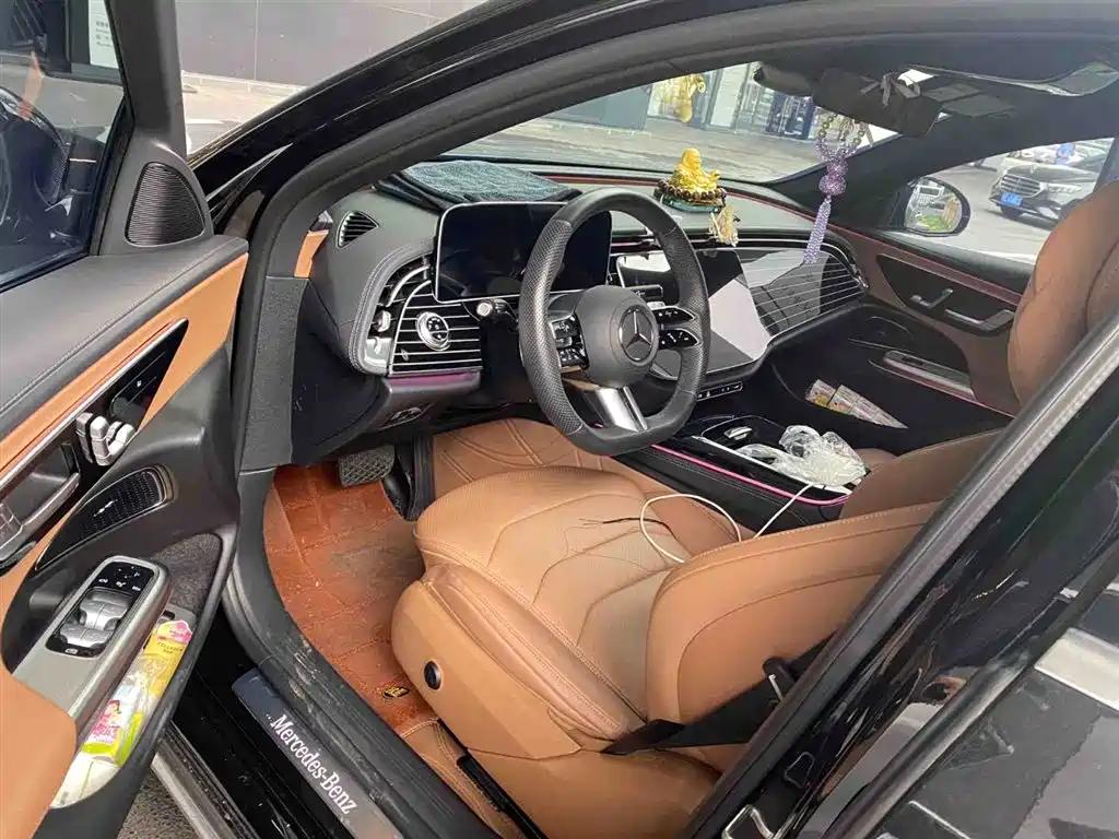 Mercedes-Benz E-Class 2024