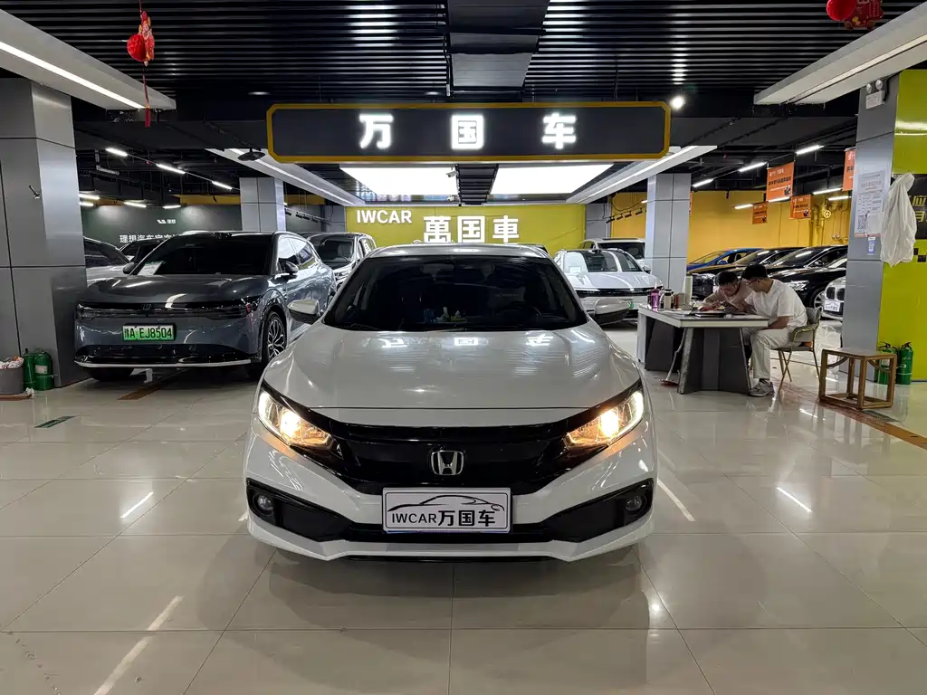 Honda Civic 2019 — фото 1