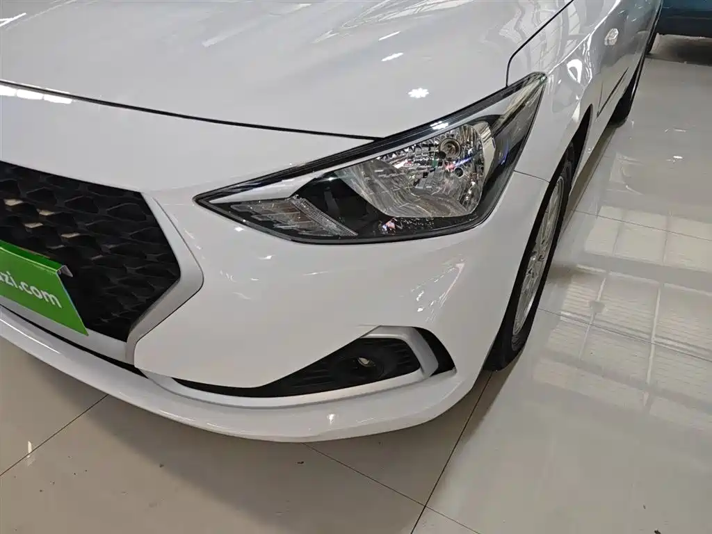 Hyundai Elantra 2020 — фото 24