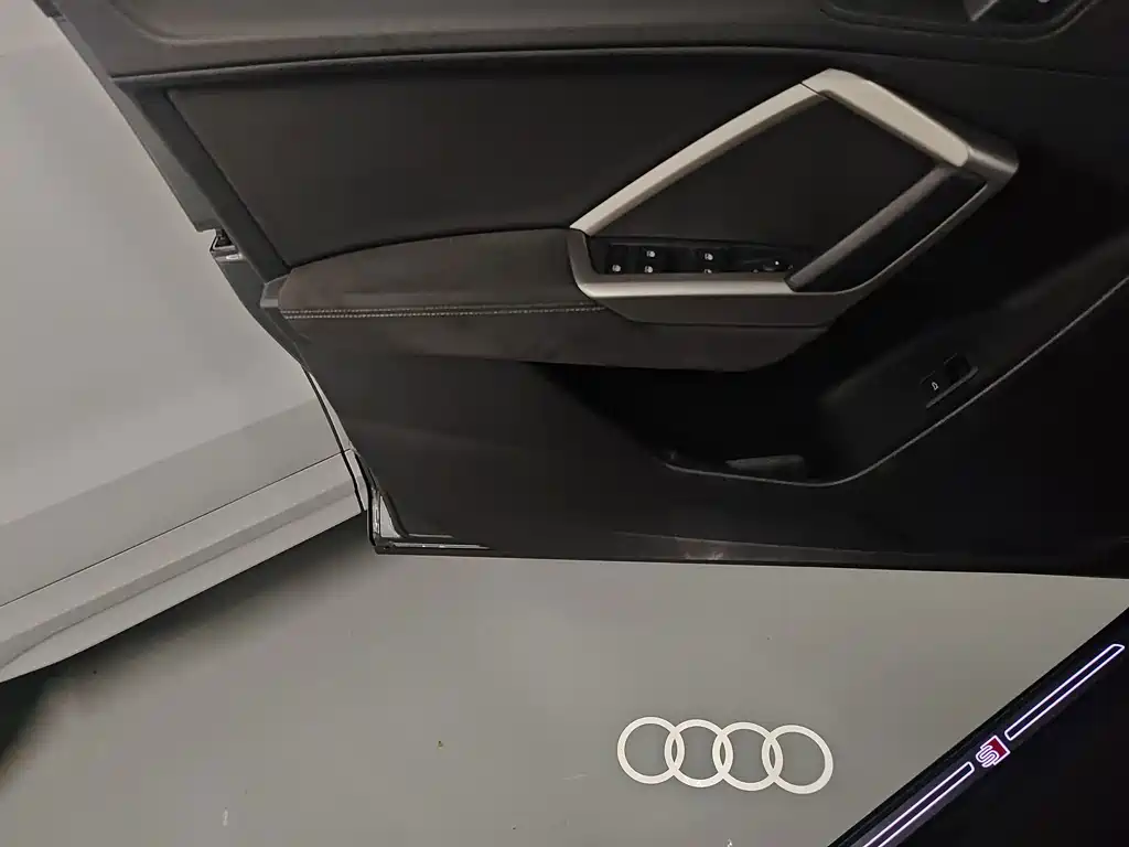Audi Q3 2024 — фото 10