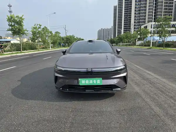 Zeekr 007GT 2025