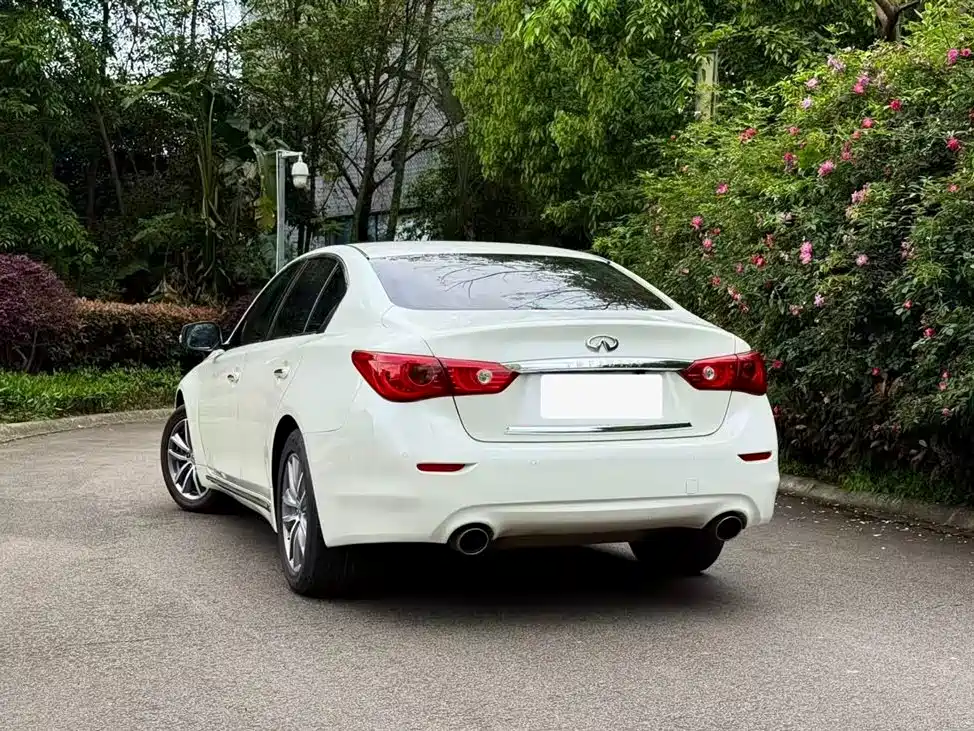 Infiniti Q50L 2017