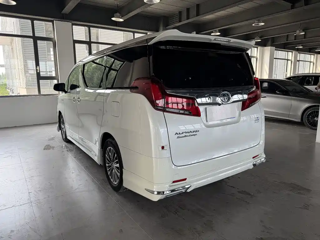 Toyota Vellfire 2021 — фото 3