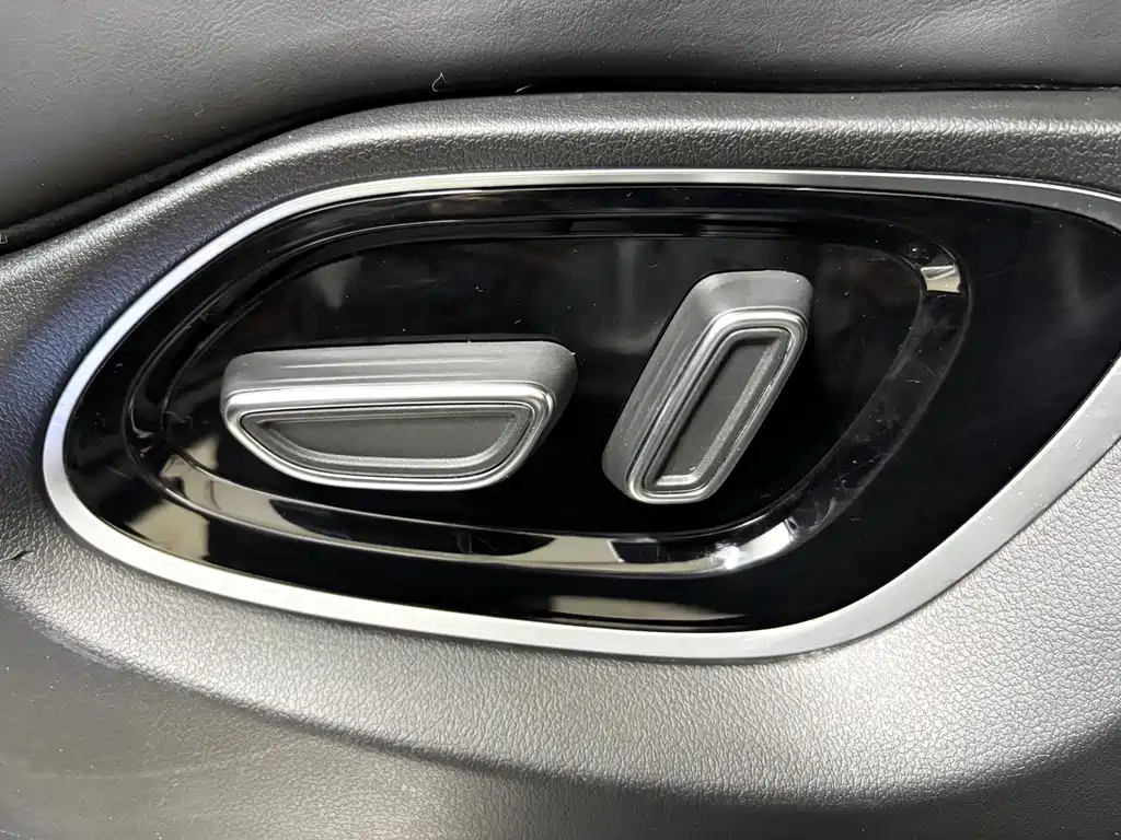 GAC Motor Trumpchi M6 2022 — фото 15