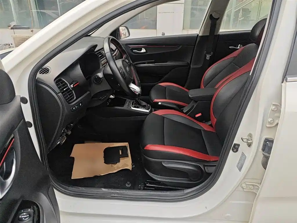 Kia KX Cross 2019 — фото 11