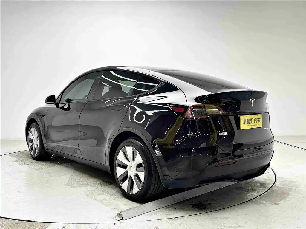 Tesla Model Y 2023 — фото 19
