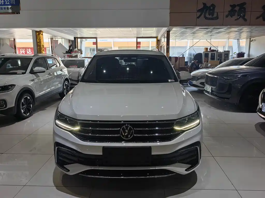 Volkswagen Tiguan L 2021 — фото 2