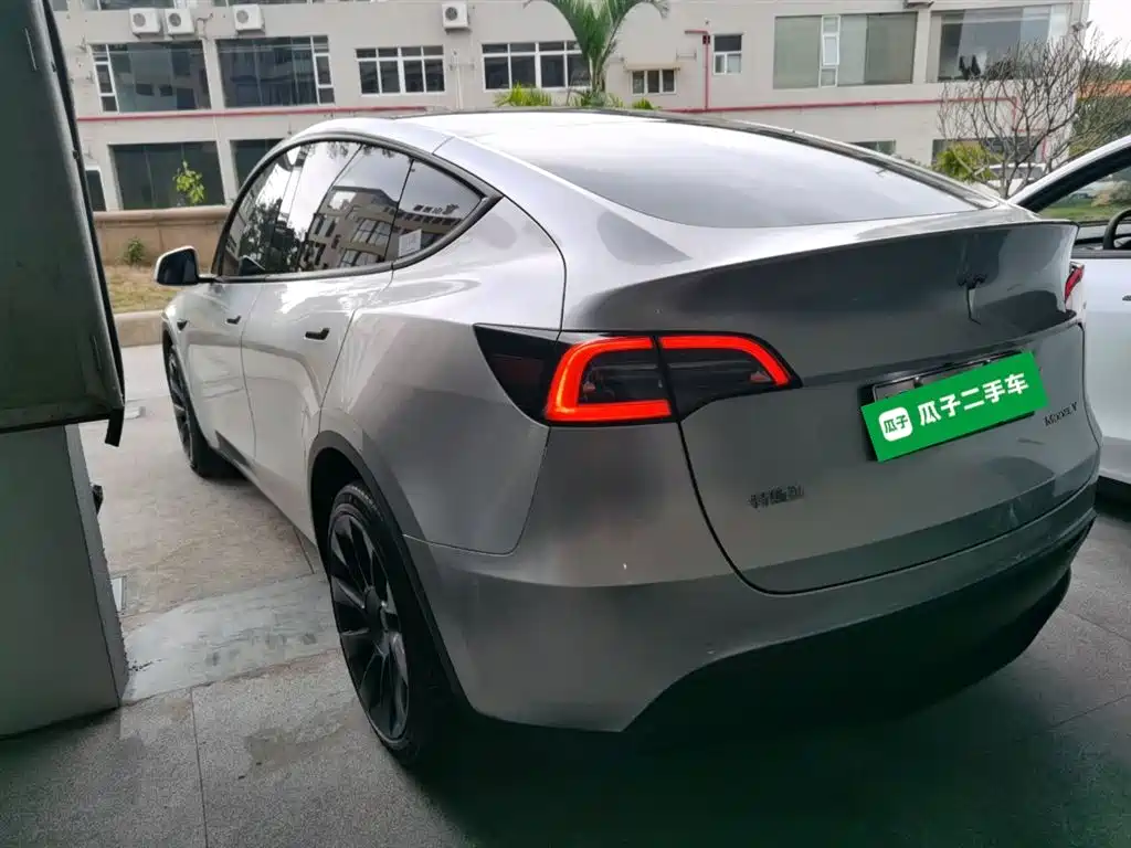 Tesla Model Y 2022 — фото 5