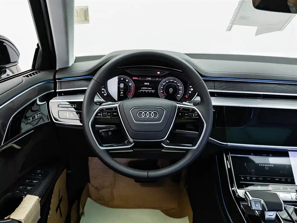 Audi A8 — фото 27