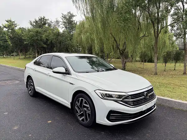 Volkswagen Sagitar 2022