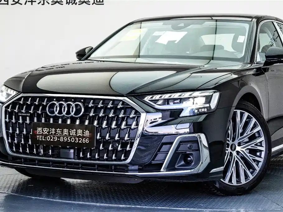 Audi A8 — фото 29