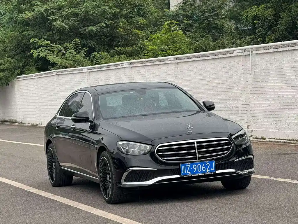Mercedes-Benz E-Class 2023