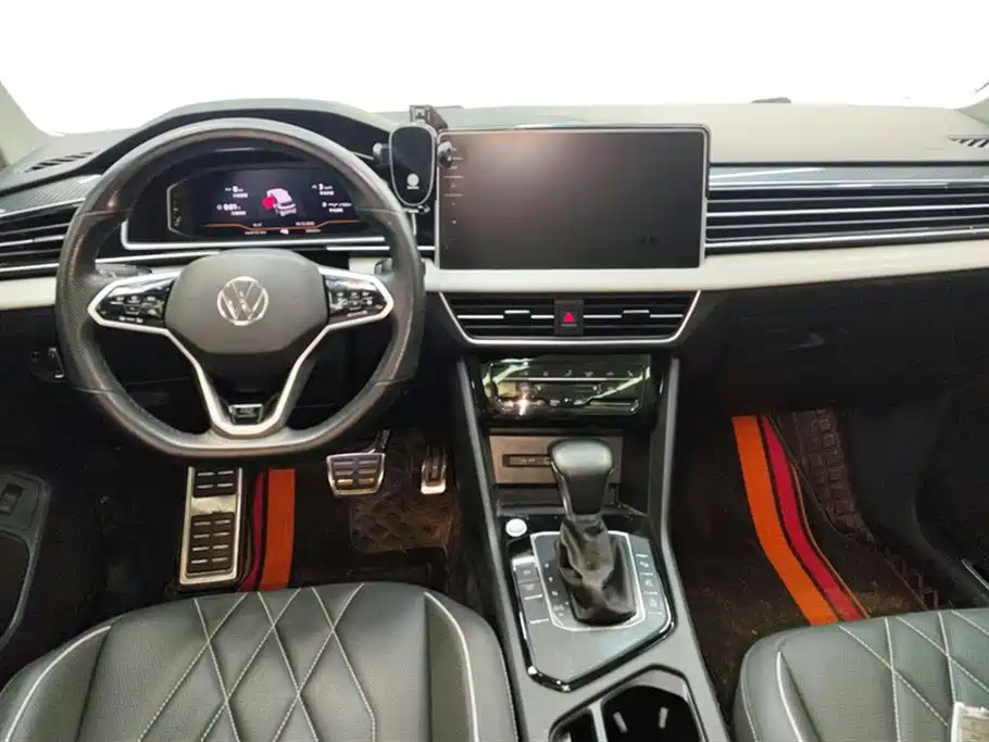 Volkswagen Tiguan L 2023 — фото 12