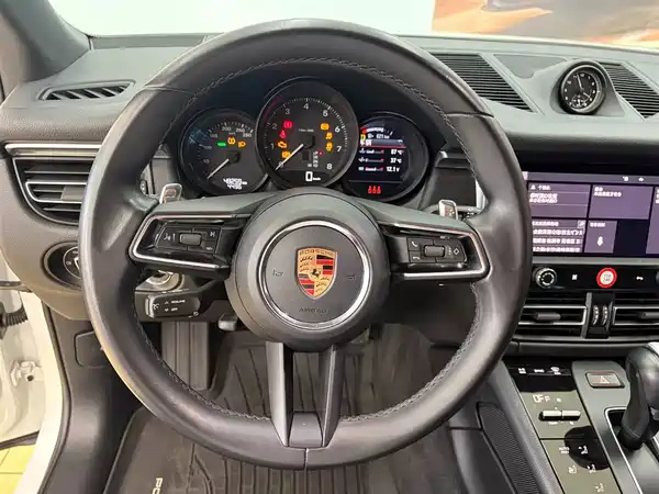 Porsche Macan 2023