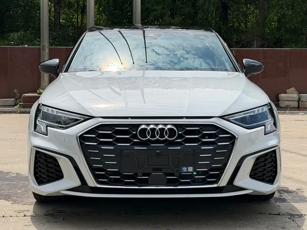 Audi A3 2022 — фото 2