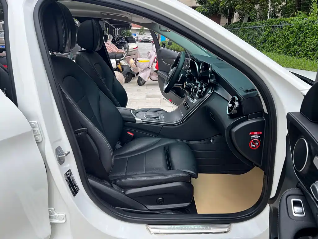 Mercedes-Benz C-Class 2019