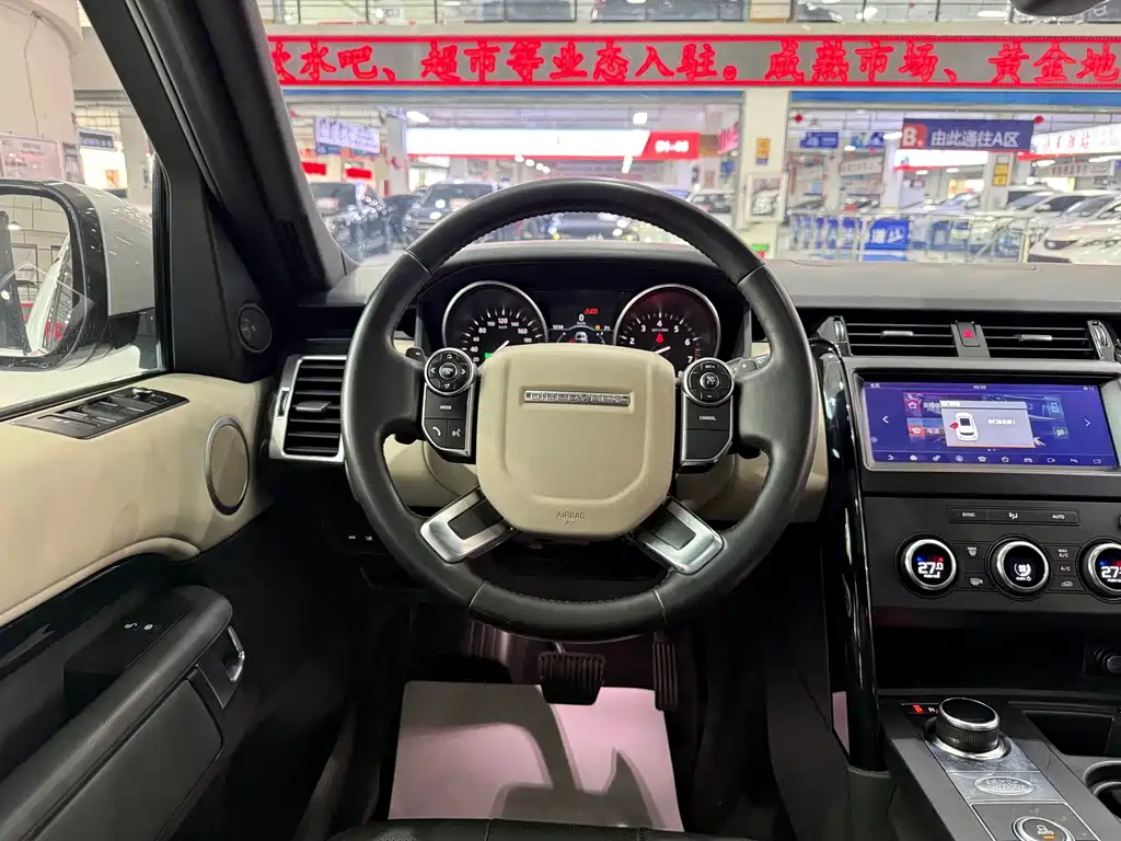 Land Rover Discovery 2018 — фото 14