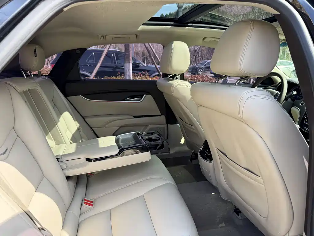 Cadillac XTS 2017 — фото 16