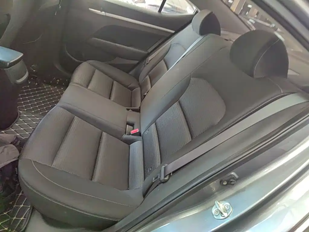 Hyundai Elantra 2019 — фото 17