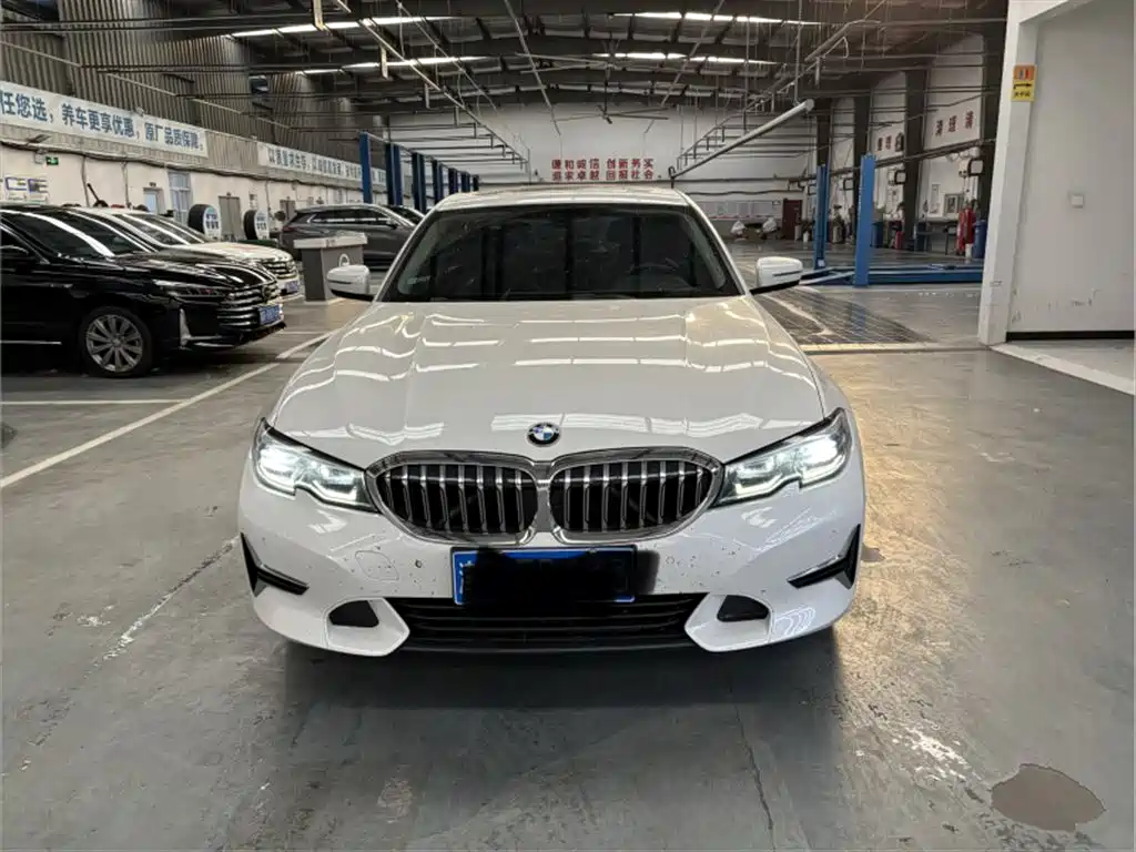 BMW 3 Series 2019 — фото 2