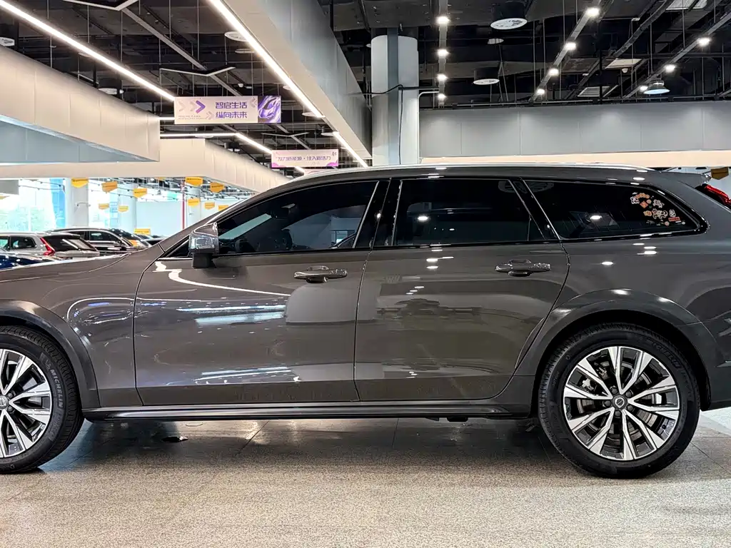 Volvo V90 2023 — фото 24