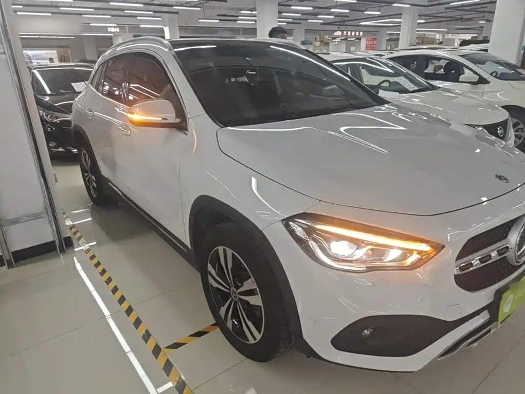Mercedes-Benz GLA 2021