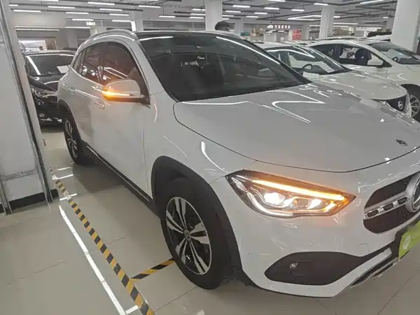 Mercedes-Benz GLA 2021