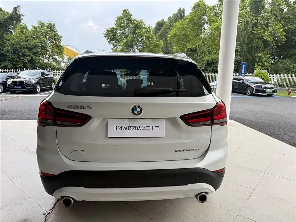 BMW X1 2022 — фото 3