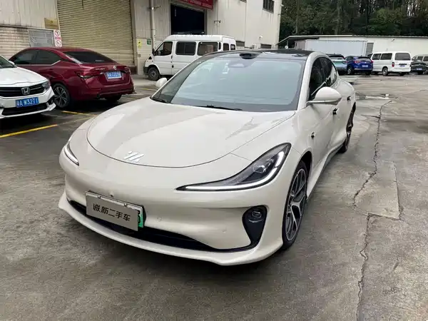 IM Motors L6 2025