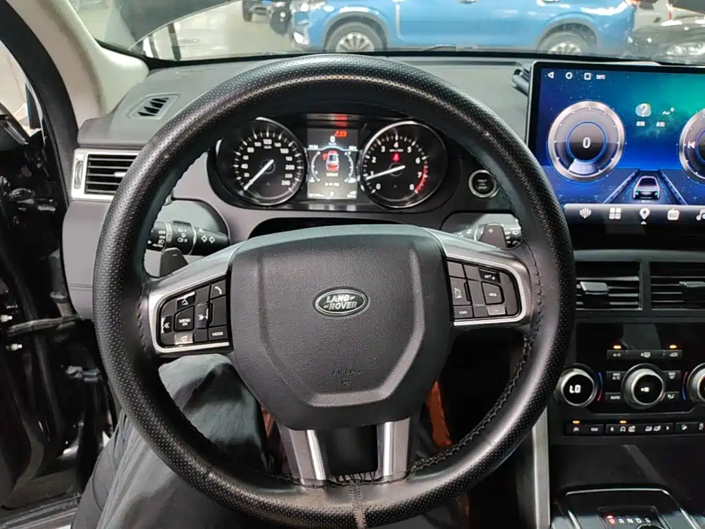 Land Rover Discovery Sport 2017 — фото 11