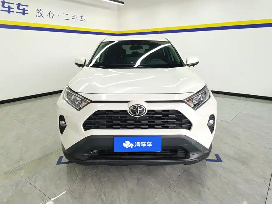 Toyota RAV4 2020 — фото 2