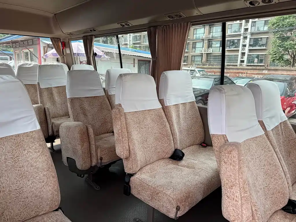 Toyota Coaster 2011 — фото 24