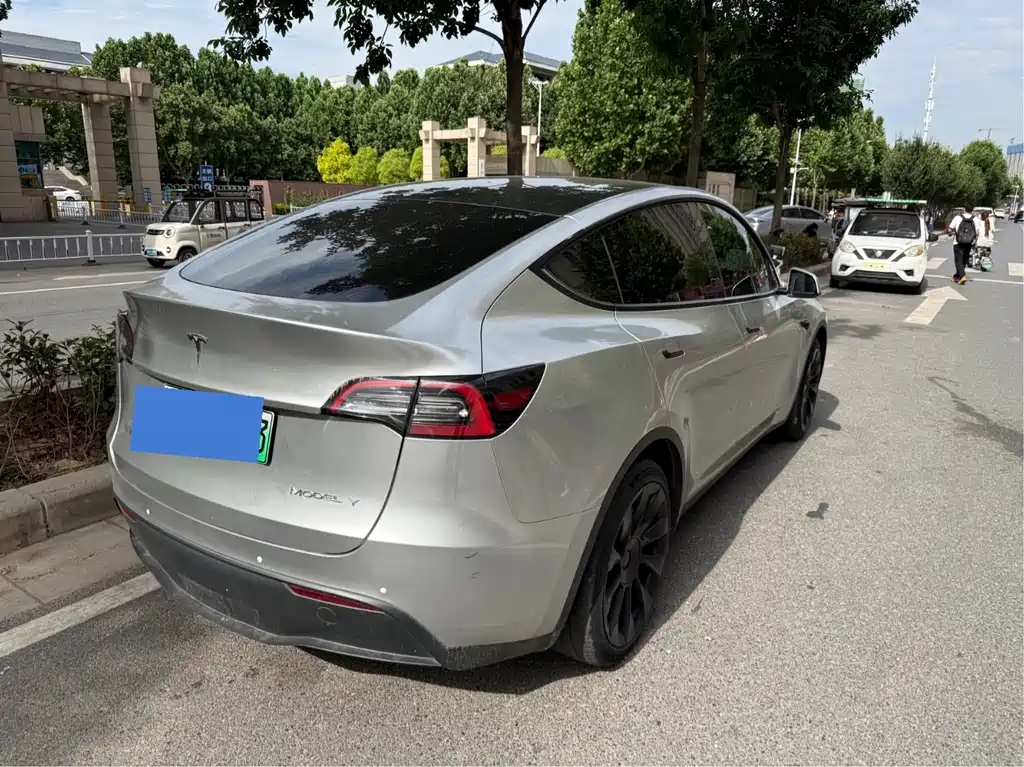 Tesla Model Y 2021 — фото 9