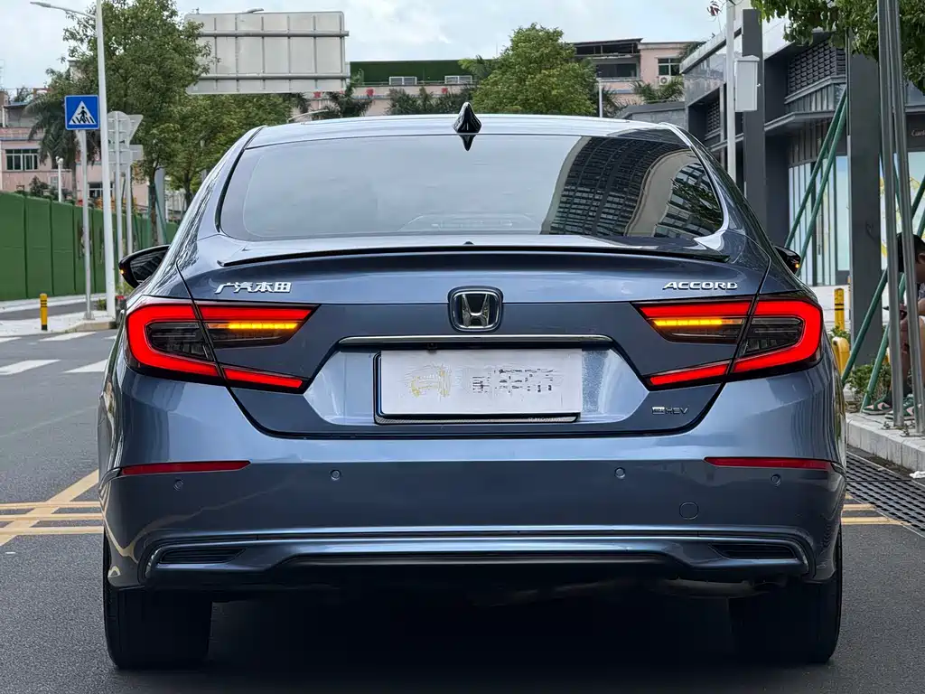 Honda Accord 2022 — фото 15