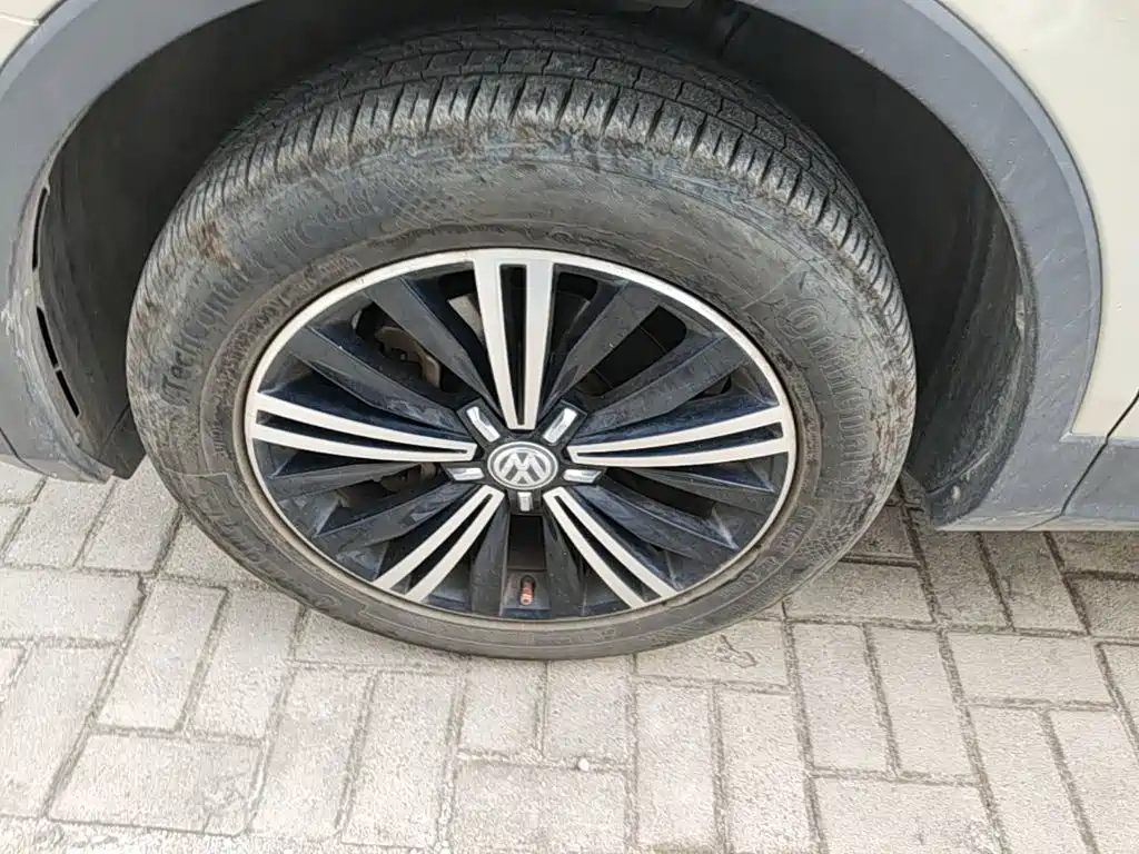 Volkswagen Tiguan L 2018 — фото 23