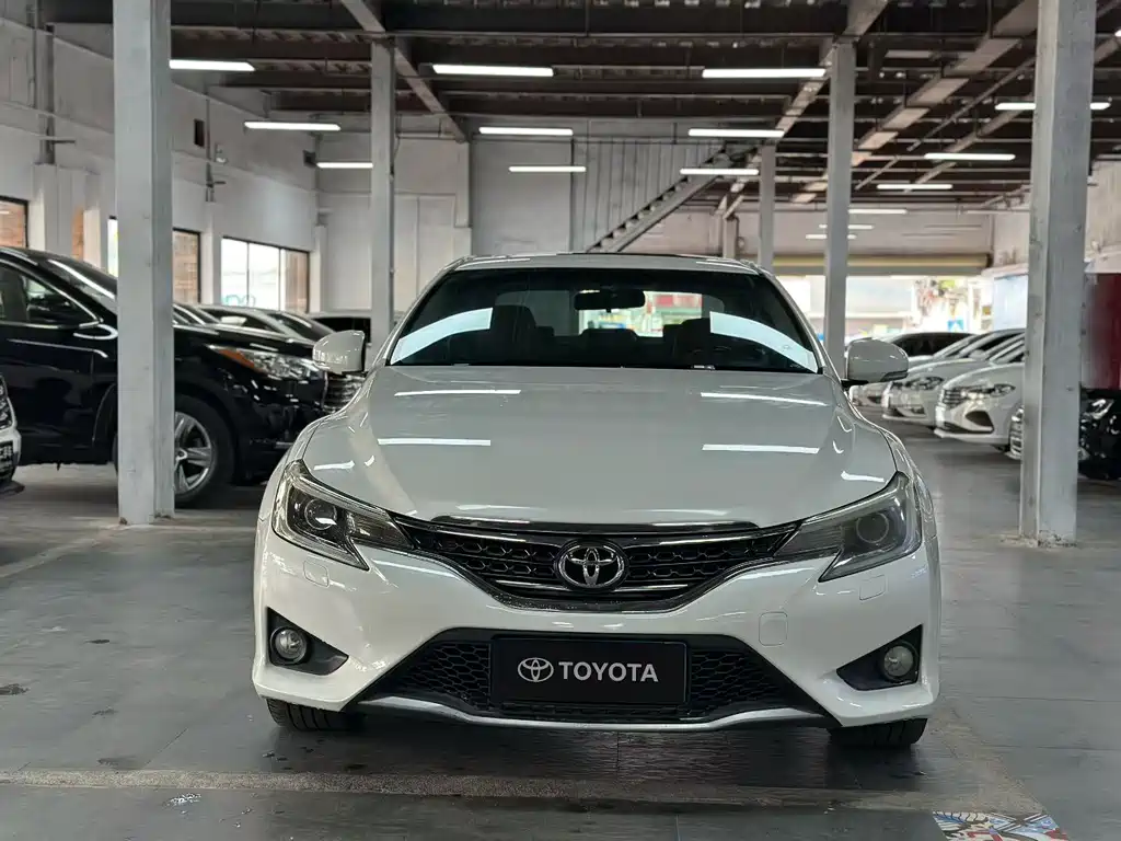 Toyota Reiz 2015