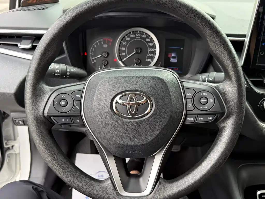Toyota Corolla 2023 — фото 13