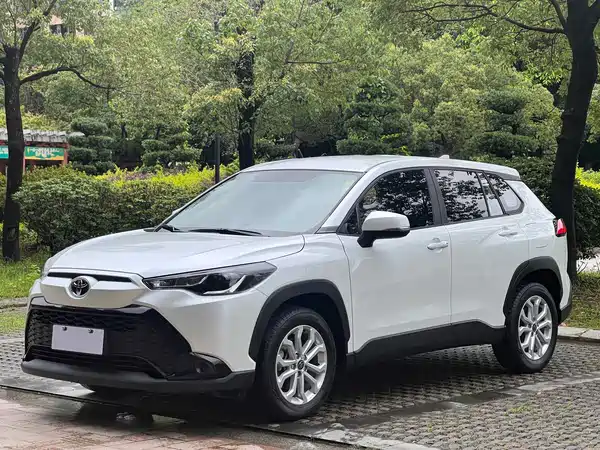 Toyota Frontlander 2024