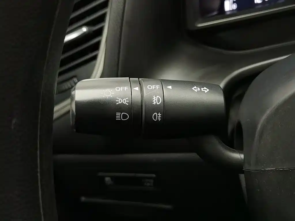 Mazda 3 Axela 2017 — фото 21