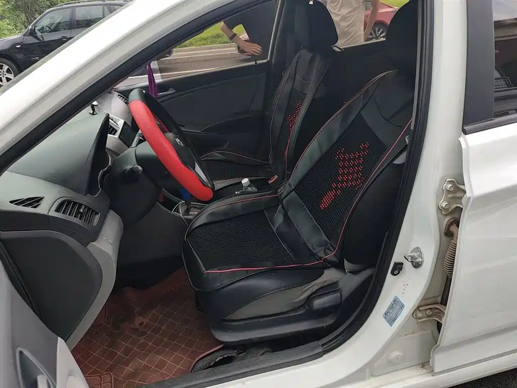 Hyundai Verna 2016 — фото 11